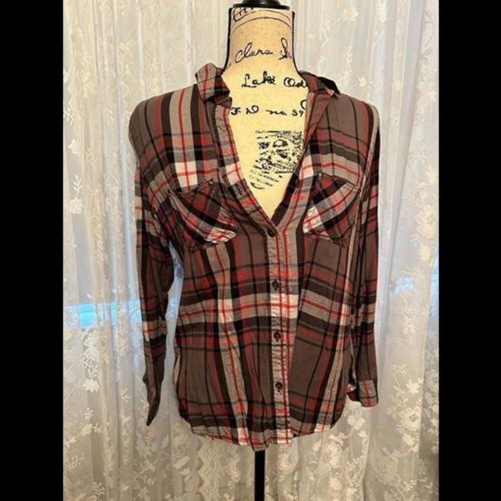 Elevate Your Style with the Rock & Republic Plaid Shirt!